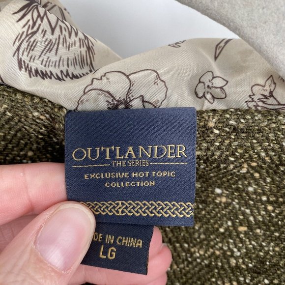 Hot Topic Claire Outlander Olive Green  Coat with Faux Fur Trim - Picture 2 of 7